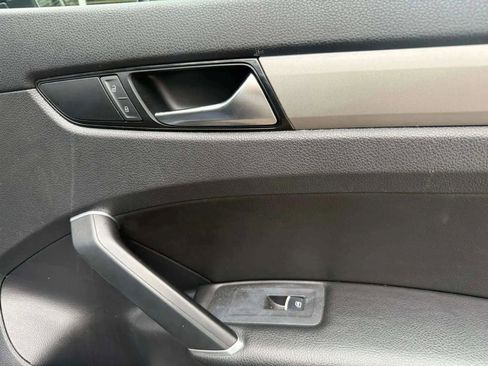 Used 2022 Volkswagen Passat 2.0T SE image 8