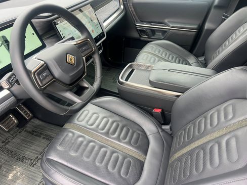 Used 2022 Rivian R1T Adventure image 10