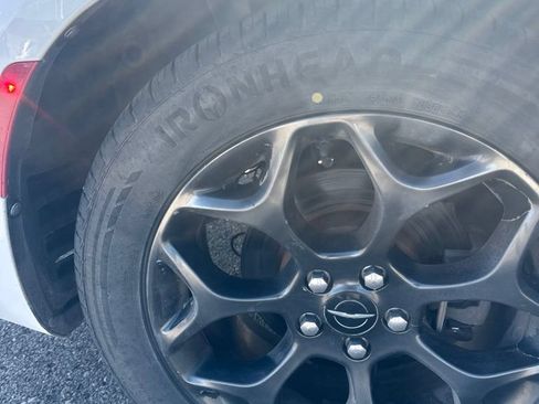 Used 2017 Chrysler 300 S AWD/4WD image 17