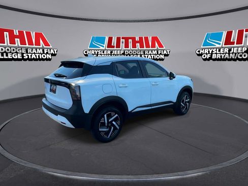 Used 2025 Nissan Kicks SV FWD image 8