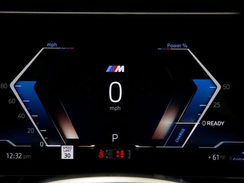 Used 2025 BMW 750e xDrive w/ Executive Package image 9