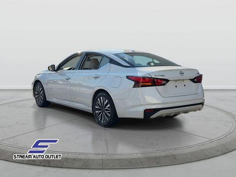 Used 2024 Nissan Altima 2.5 SV image 6