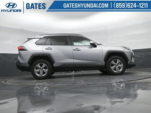 Used 2025 Toyota RAV4 XLE AWD/4WD image 37