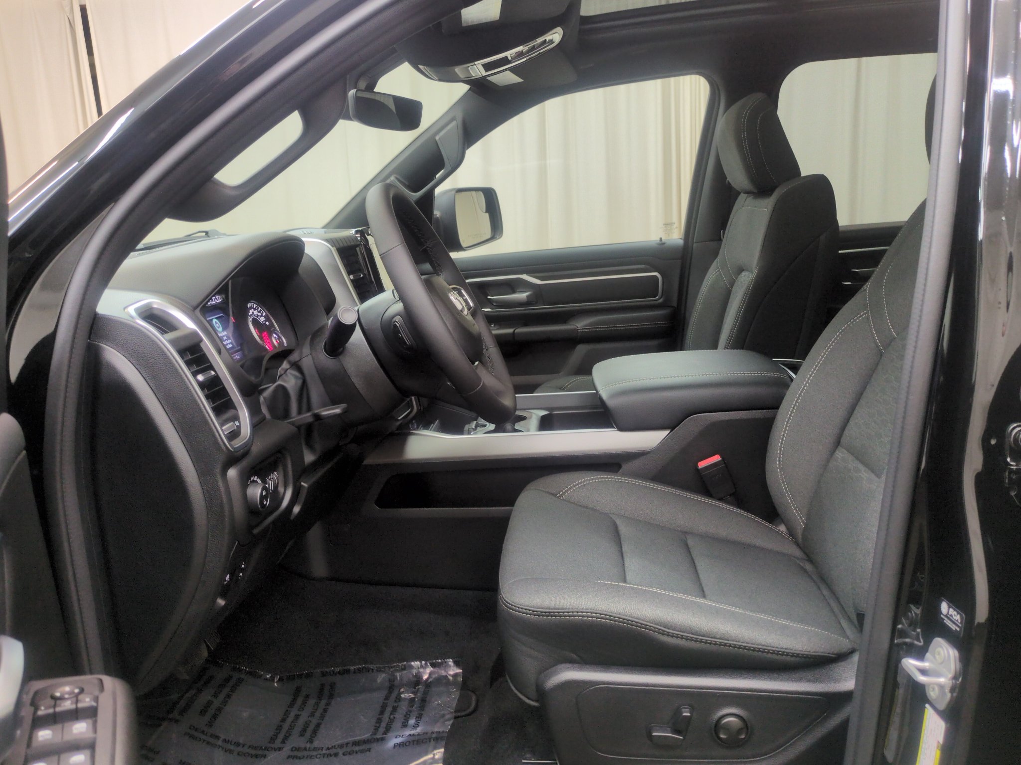 New 2027 RAM 1500 4x4 Crew Cab image 7