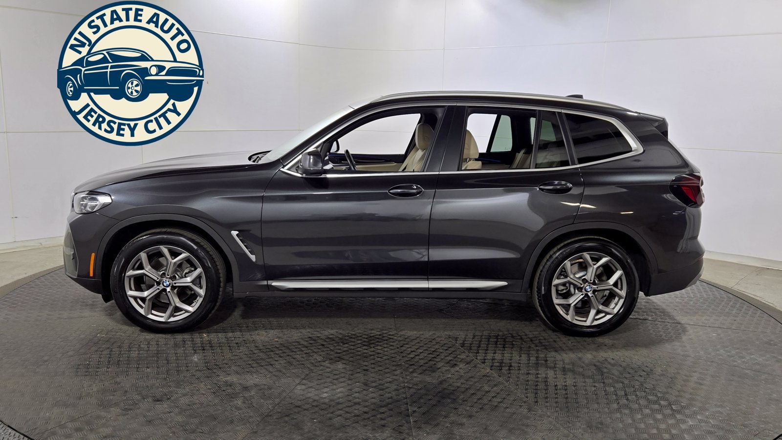 Used 2022 BMW X3 xDrive30i w/ Premium Package 2 AWD/4WD image 4