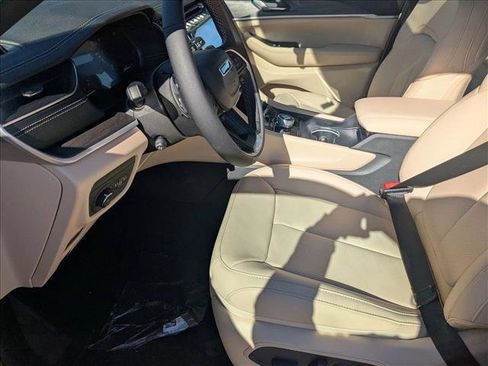 New 2025 Jeep Grand Cherokee Limited image 4