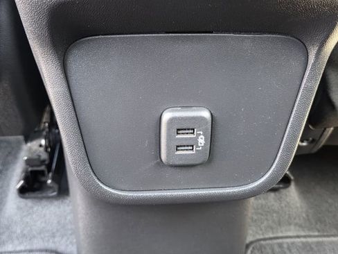 Used 2024 Chevrolet Equinox LS FWD image 17