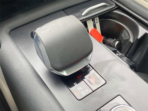 Used 2021 Land Rover Discovery S image 28