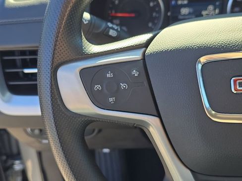 Used 2024 GMC Terrain SLE image 31