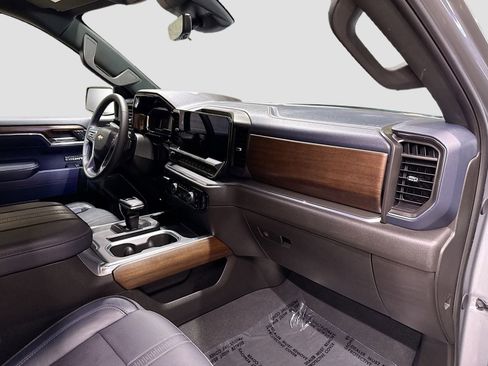 Used 2024 Chevrolet Silverado 1500 High Country w/ Technology Package image 33