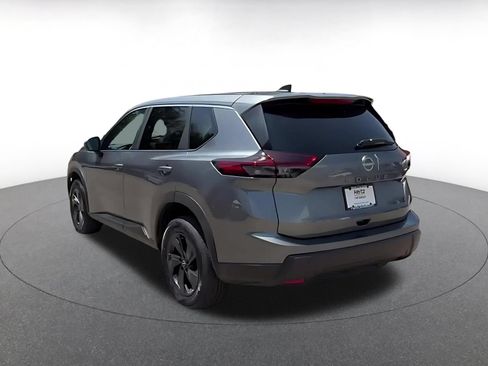 Used 2026 Nissan Rogue SV AWD/4WD image 9