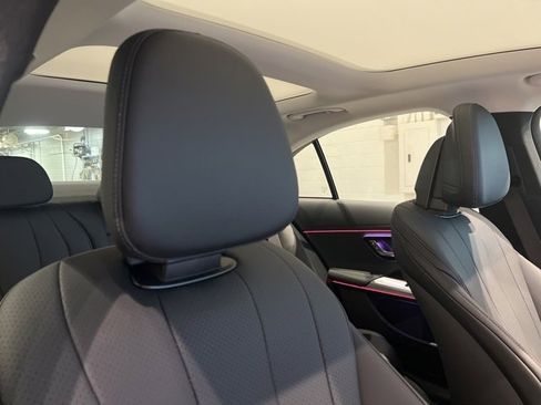 Used 2025 Mercedes-Benz E 350 4MATIC Sedan image 53