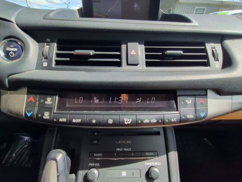 Used 2014 Lexus CT 200h FWD image 20