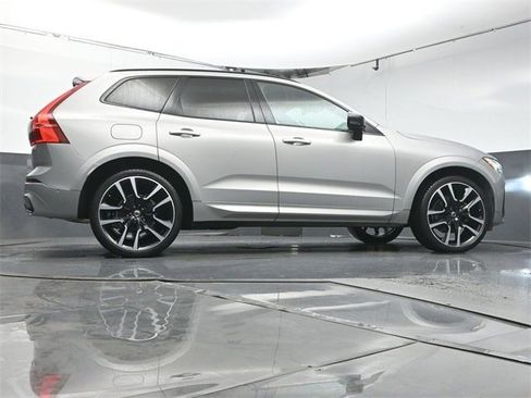 Used 2023 Volvo XC60 B5 Ultimate w/ Protection Package Premier image 39