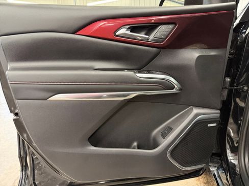 Used 2024 Chevrolet Traverse RS image 27