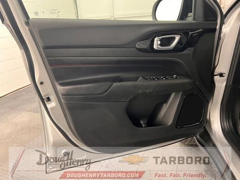 Used 2025 Jeep Compass Trailhawk AWD/4WD image 27