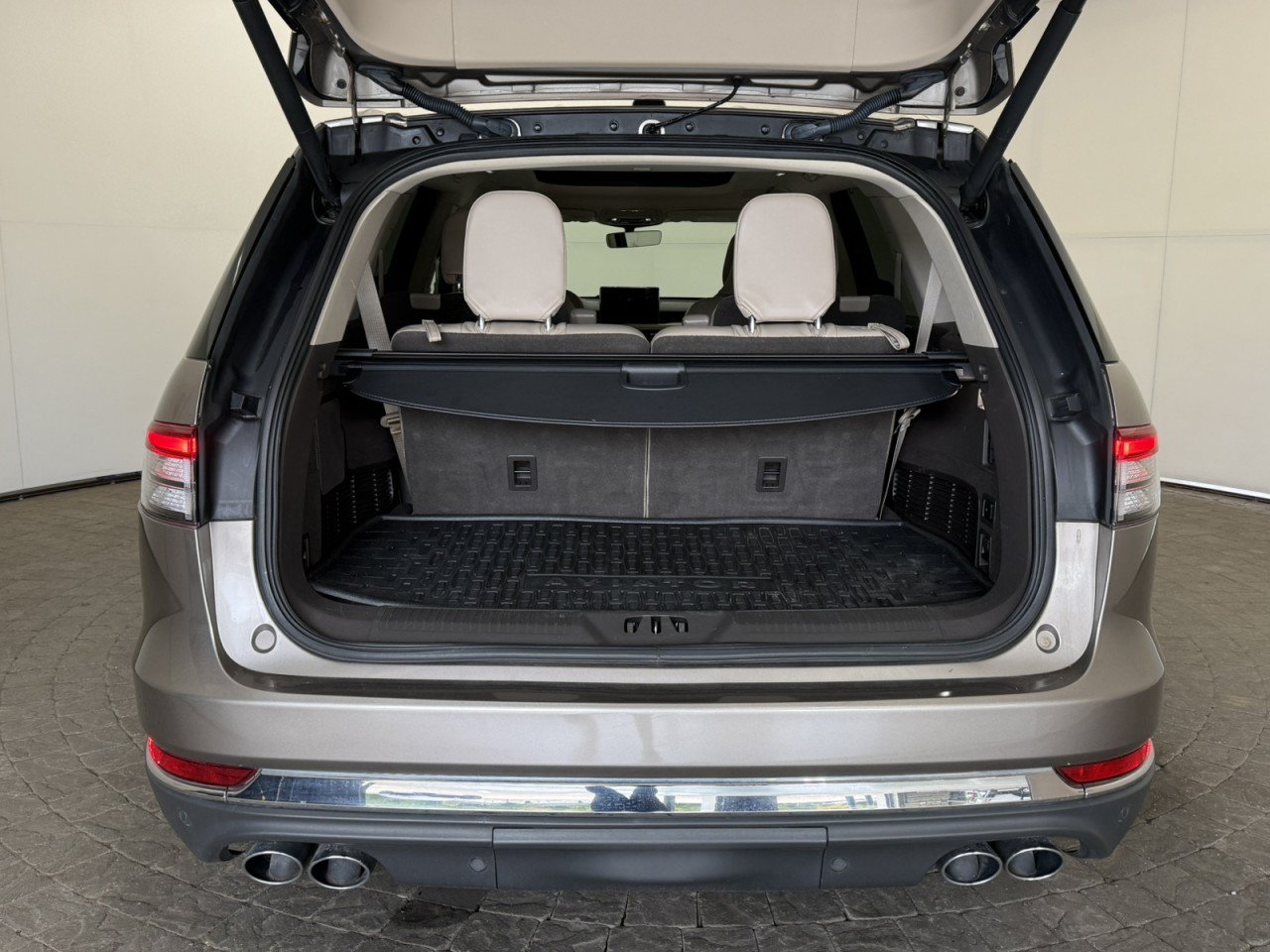 Used 2021 Lincoln Aviator Reserve w/ Equipment Group 202A AWD/4WD image 7