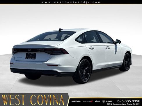 Used 2025 Honda Accord SE image 11