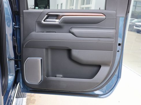 New 2025 GMC Sierra 2500 Denali w/ Denali Reserve Package image 41