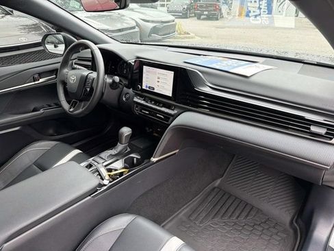 Used 2025 Toyota Camry SE w/ Convenience Package FWD image 18