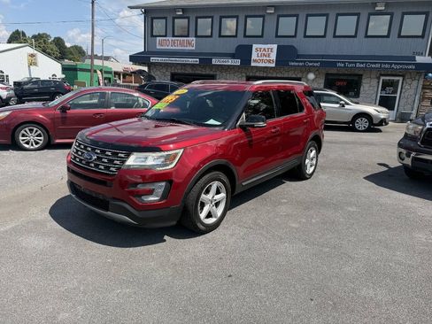 Used 2016 Ford Explorer XLT w/ Equipment Group 202A AWD/4WD image 2