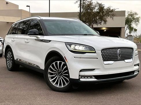 Used 2020 Lincoln Aviator Reserve w/ Equipment Group 201A image 2