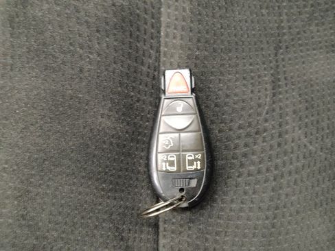 Used 2016 Dodge Grand Caravan SXT w/ Rear Park Assist Package FWD image 32
