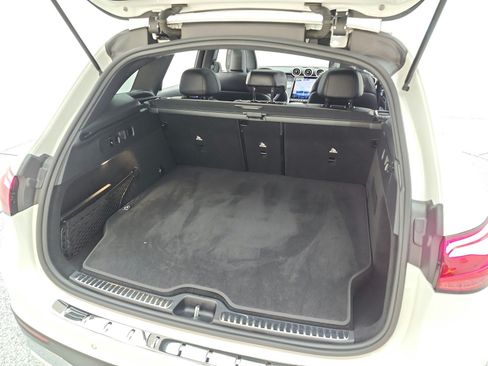 Used 2025 Mercedes-Benz GLC 350e 4MATIC image 22