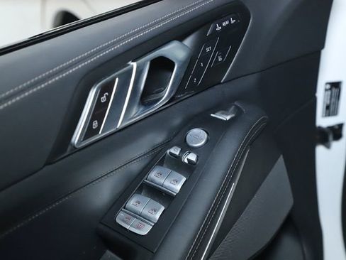 Certified 2024 BMW X7 xDrive40i w/ M Sport Package image 18