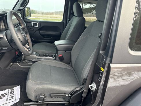 Used 2024 Jeep Wrangler Sport image 9