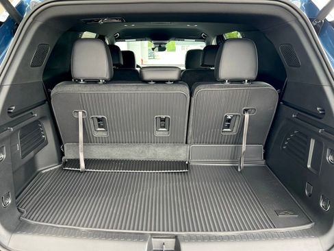 New 2026 Chevrolet Traverse LT w/ Driver Confidence Package FWD image 12