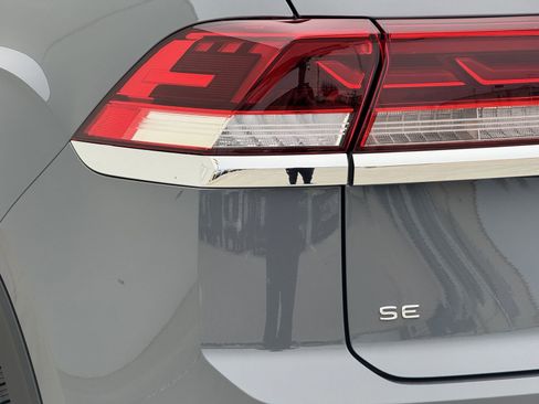 New 2026 Volkswagen Atlas Cross Sport SE image 11