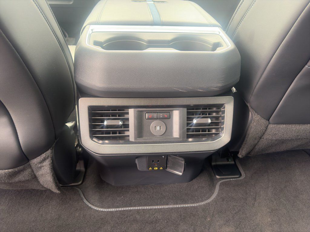 Used 2026 Ford F450 Platinum AWD/4WD image 17