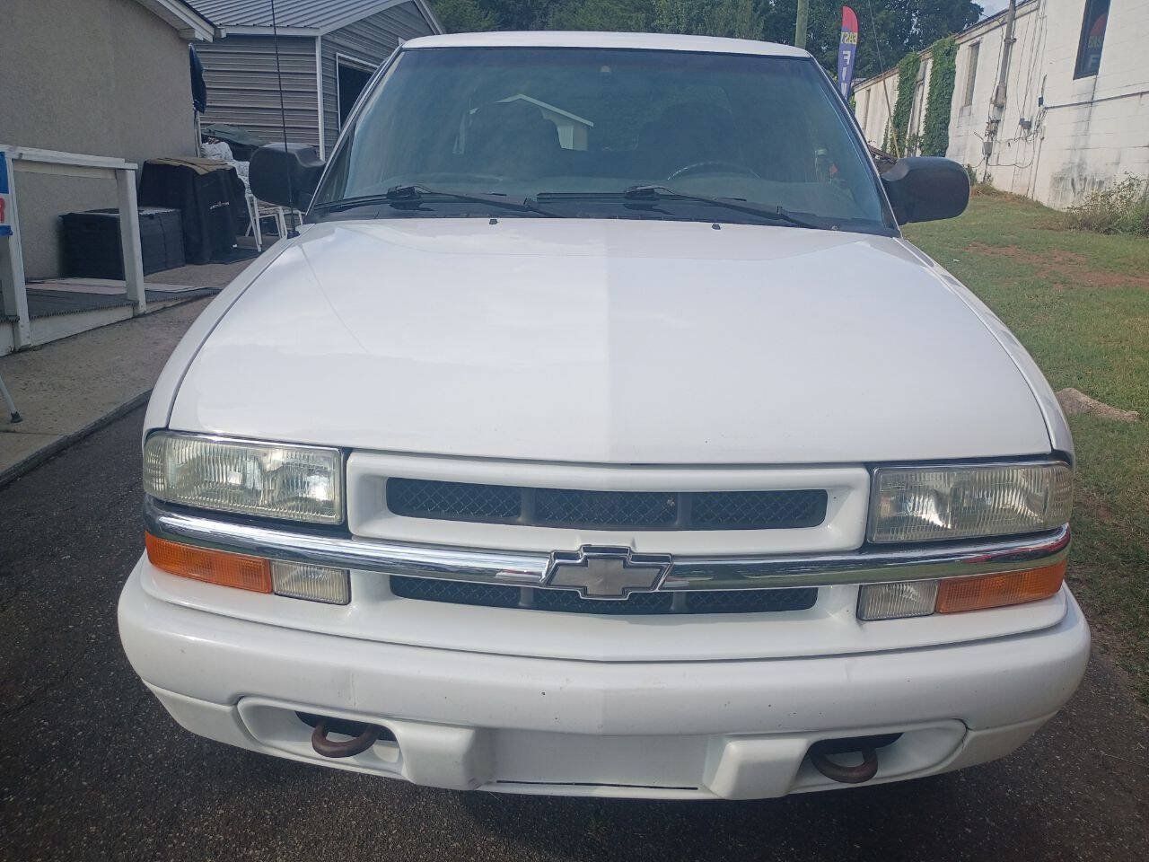 Used 2003 Chevrolet S10 Pickup LS AWD/4WD image 3