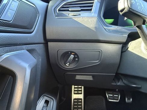 Used 2022 Volkswagen Tiguan SE R-Line image 15