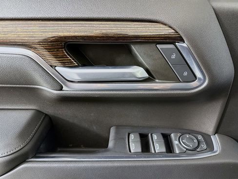 Used 2022 GMC Sierra 1500 Elevation w/ Preferred Package image 18