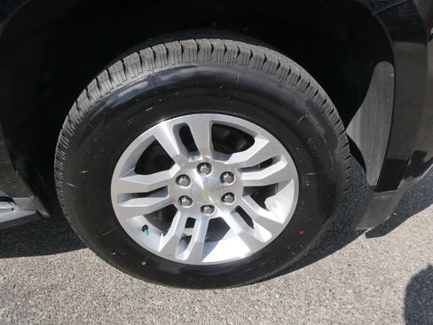 Used 2019 Chevrolet Suburban LT image 35