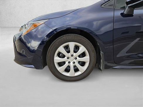 Used 2025 Toyota Corolla LE FWD image 22
