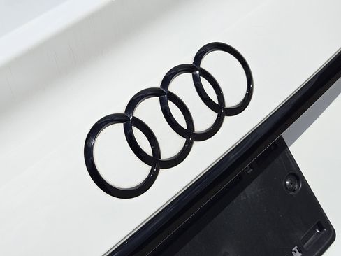 Used 2023 Audi SQ5 Premium Plus image 9