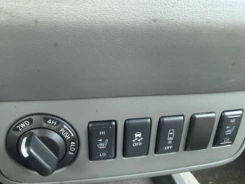 Used 2016 Nissan Frontier SV w/ SV Value Truck Package image 12