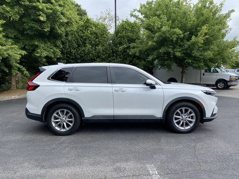 Used 2023 Honda CR-V EX-L image 10