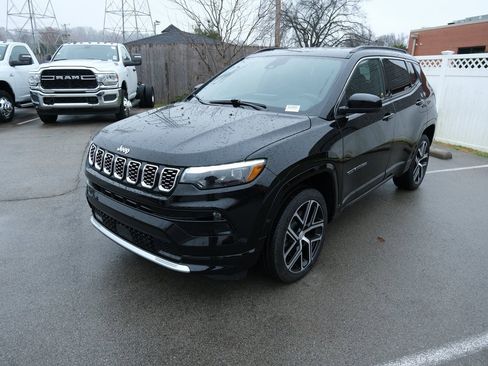 Used 2024 Jeep Compass Limited w/ Elite Group image 11