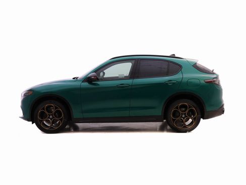 New 2025 Alfa Romeo Stelvio Sprint AWD/4WD image 3