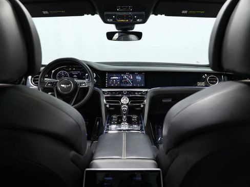 Used 2020 Bentley Flying Spur W12 image 34