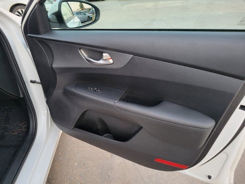 Used 2021 Kia Forte LXS FWD image 27