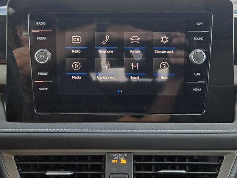 New 2026 Volkswagen Taos SE FWD image 16