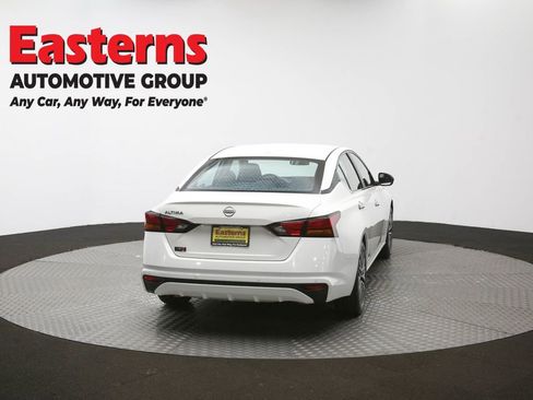 Used 2025 Nissan Altima 2.5 SV FWD image 38