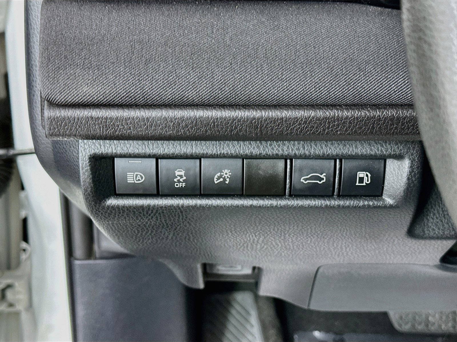 Used 2025 Toyota Camry LE FWD image 11