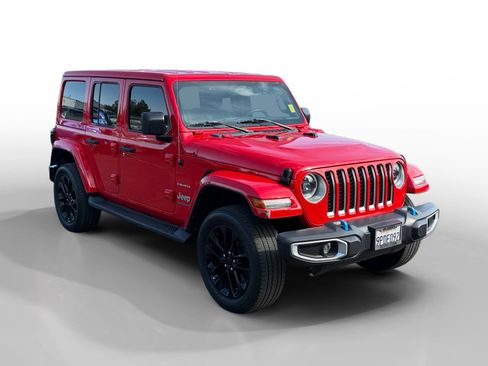 Used 2023 Jeep Wrangler Unlimited Sahara w/ Cold Weather Group AWD/4WD image 7