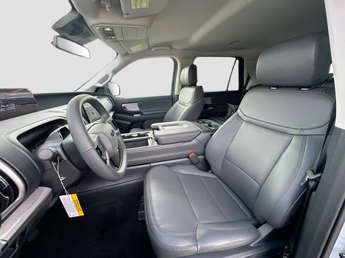 New 2026 Ford Expedition Active RWD image 15